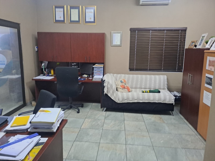 Commercial Property for Sale in Oos Einde North West